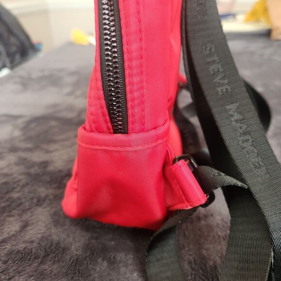 Red And Black STEVE MADDEN BACKPACK Small - Picture 4 of 7